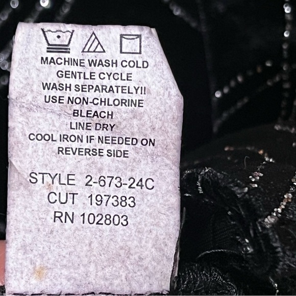 Briggs New York | Vtg Black Velvet Silver Sparkle Short Sleeve Top, 1X - Picture 7 of 7